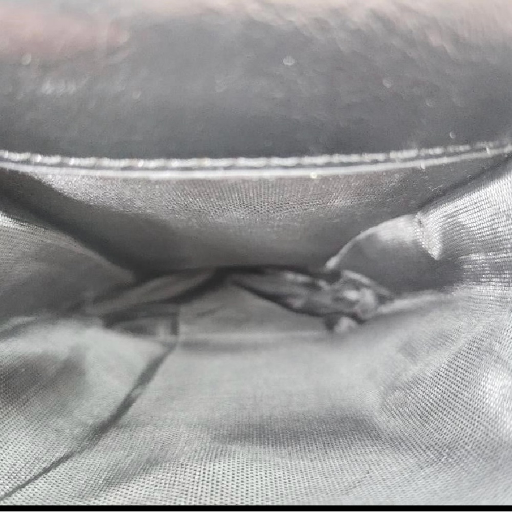 Chanel Black Quilted Phone holder bag - Picture 3 of 5